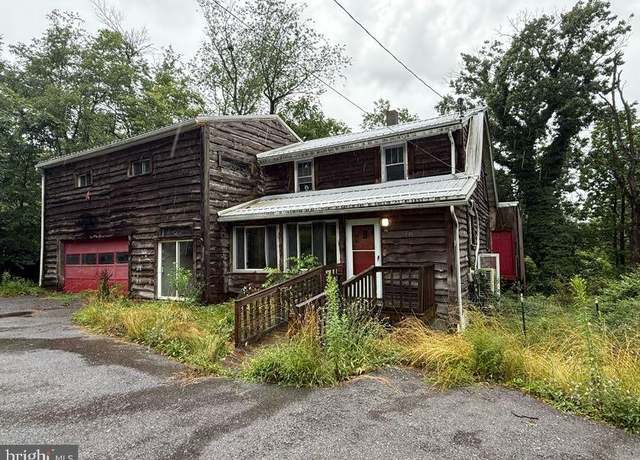 Property at 113 Place Lafayette Ln, Hollidaysburg, PA 16648, 3 beds, 2.5 baths