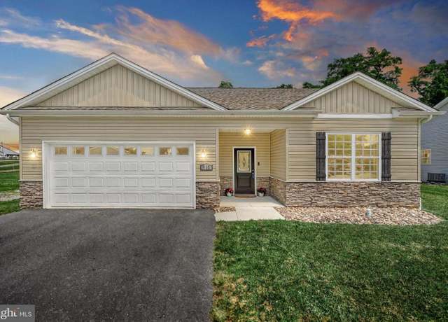 Property at 910 Cavalry St, Carlisle, PA 17013, 3 beds, 2 baths