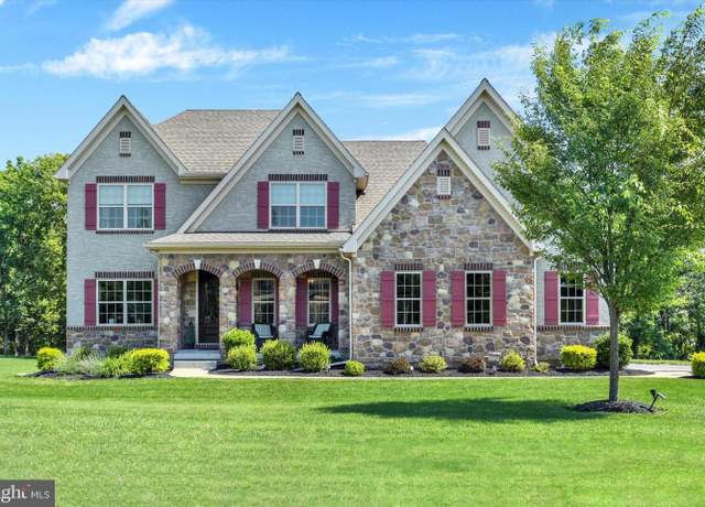 Property at 7053 Creek Crossing Dr, Harrisburg, PA 17111, 4 beds, 3.5 baths