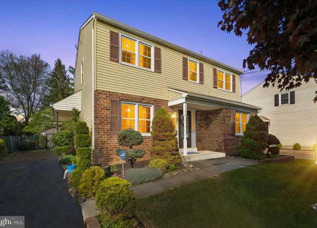 Property at 2992 Eastburn Ave, Broomall, PA 19008, 4 beds, 2.5 baths