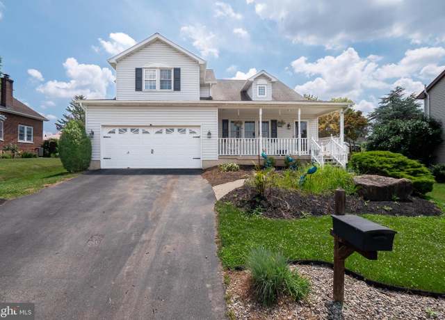Property at 205 Main St, Catasauqua, PA 18032, 4 beds, 2.5 baths