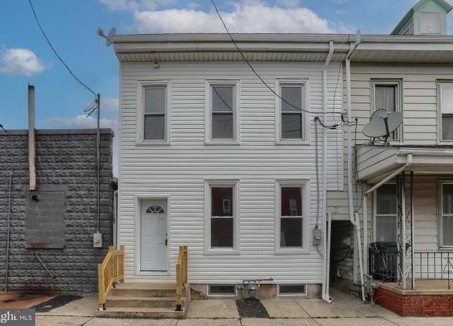 Property at 829 Scull St, Lebanon, PA 17046, 3 beds, 1.5 baths