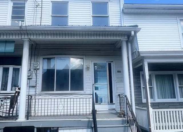 Property at 405 N Maple St, Mount Carmel, PA 17851, 2 beds, 1.5 baths