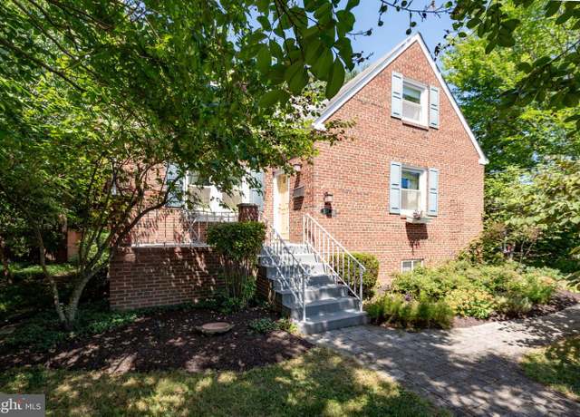 Property at 3711 16th St S, Arlington, VA 22204, 5 beds, 2.5 baths