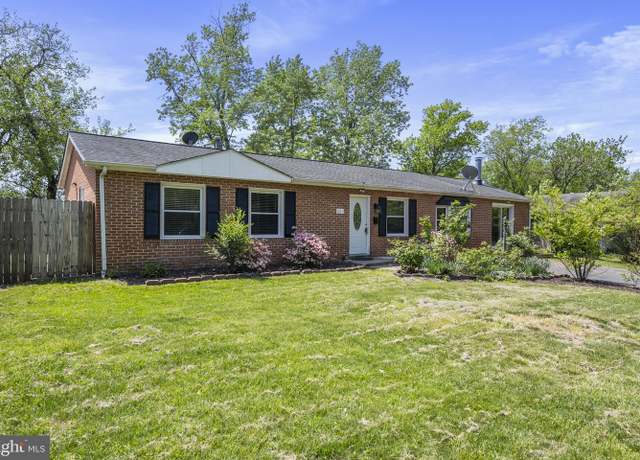Property at 603 W Church Rd, Sterling, VA 20164, 5 beds, 2 baths