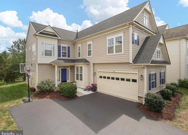 Property at 42911 Park Brooke Ct, Broadlands, VA 20148, 4 beds, 2.5 baths