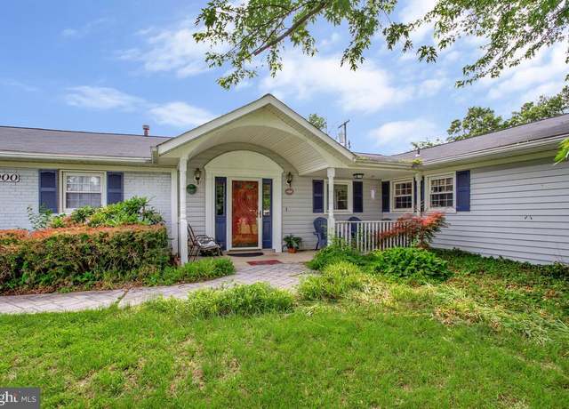 Property at 3900 Chapel Forge Dr, Bowie, MD 20715, 3 beds, 2 baths