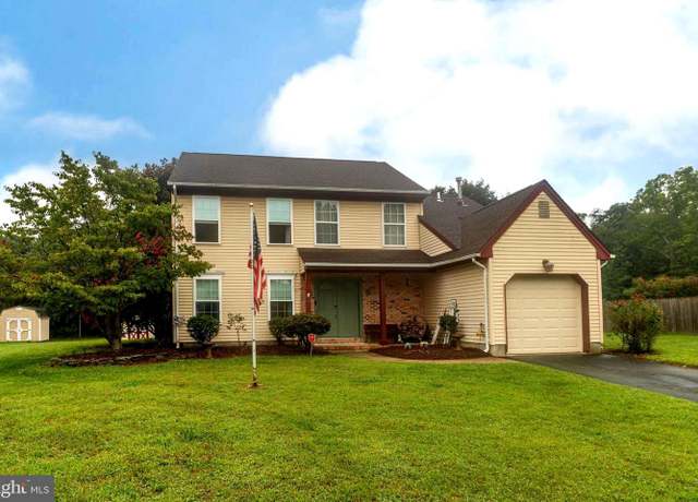 Property at 3 Warren Way, Burlington, NJ 08016, 3 beds, 2.5 baths