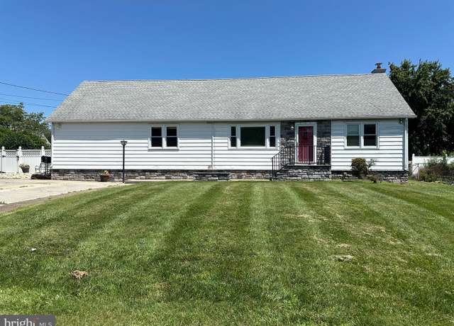 Property at 34 Lanning St, Ewing, NJ 08618, 5 beds, 1.5 baths