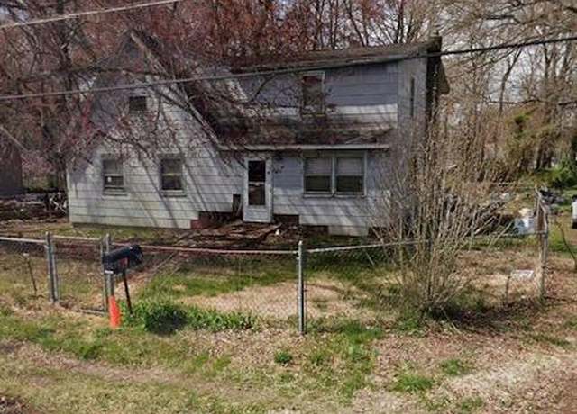Property at 19 Sycamore Rd, Pennsville, NJ 08070, 4 beds, 2 baths