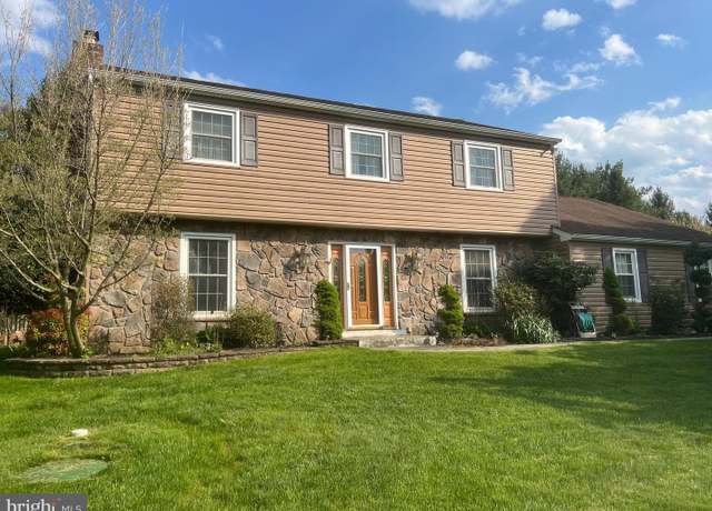 Property at 720 N Reeds Rd, Downingtown, PA 19335, 4 beds, 2.5 baths