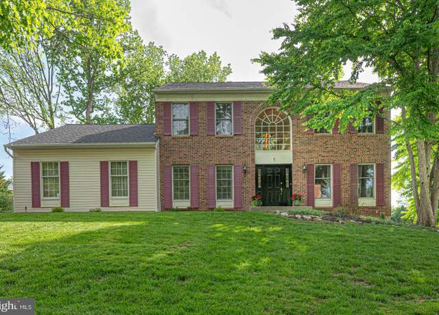 Property at 807 Tremont Dr, Downingtown, PA 19335, 4 beds, 2.5 baths