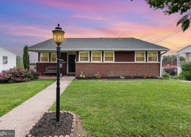 Property at 3011 Greenwood St, Harrisburg, PA 17111, 3 beds, 1.5 baths