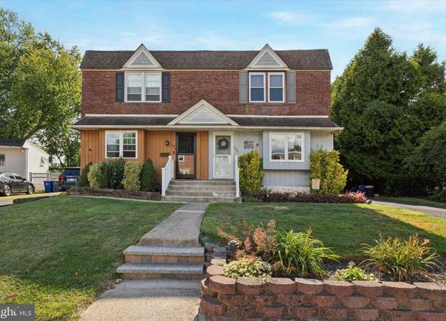 Property at 102 Earl Ln, Hatboro, PA 19040, 3 beds, 2 baths