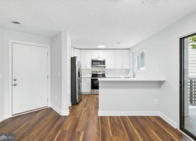 Property at 1504 Summerchase Ct Unit D, Reston, VA 20194, 2 beds, 2 baths