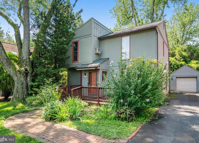 Property at 7125 Gordons Rd, Falls Church, VA 22043, 3 beds, 3 baths