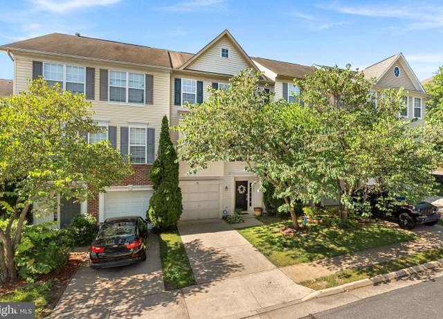 Property at 15673 Mendoza Ln, Woodbridge, VA 22191, 3 beds, 3 baths