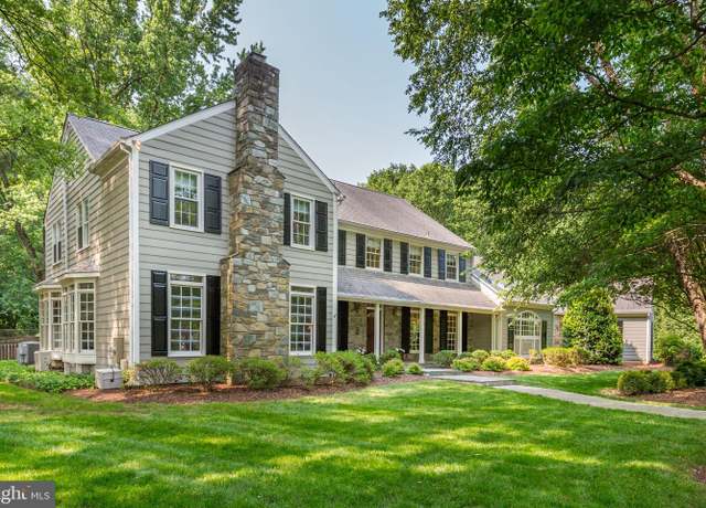 Property at 9203 Oaklyn Ter, Potomac, MD 20854, 7 beds, 6 baths