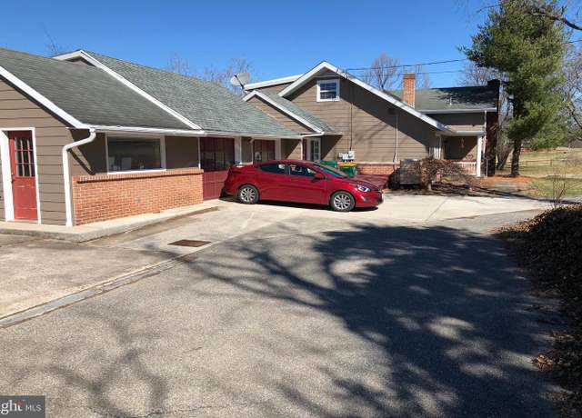 Property at 21680 Leitersburg Pike, Hagerstown, MD 21742, 5 beds, 3 baths