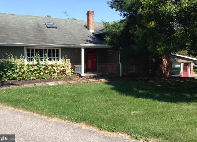 Property at 21680 Leitersburg Pike, Hagerstown, MD 21742, 5 beds, 3 baths