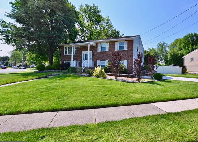 Property at 125 Glenbrook Dr, Mount Laurel, NJ 08054, 4 beds, 1.5 baths