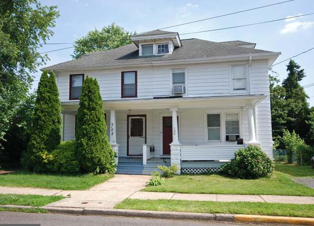 Property at 104 Juniper St, Burlington, NJ 08016, 2 beds, 1 bath
