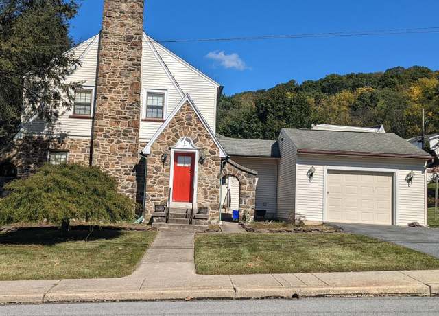 Property at 2103 Elizabeth Ave, Reading, PA 19605, 3 beds, 2 baths