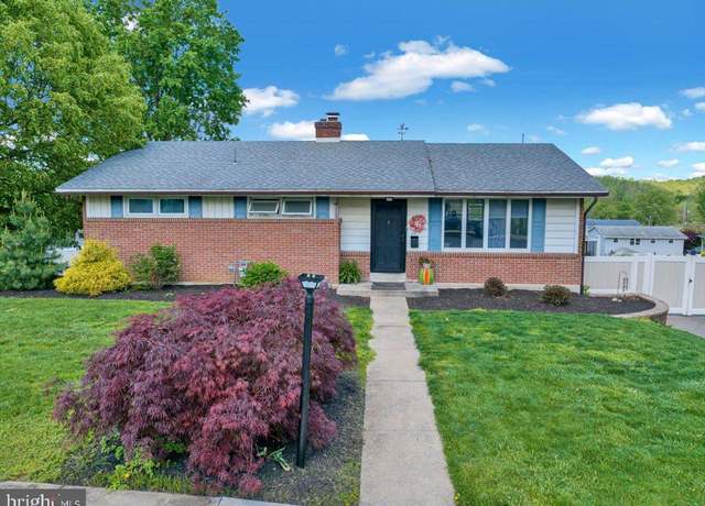Property at 213 Wentz St, Kutztown, PA 19530, 4 beds, 1.5 baths