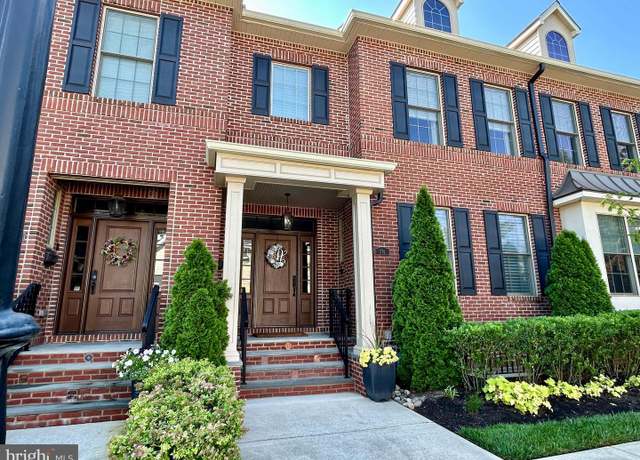 Property at 274 W Ashland St, Doylestown, PA 18901, 3 beds, 3.5 baths