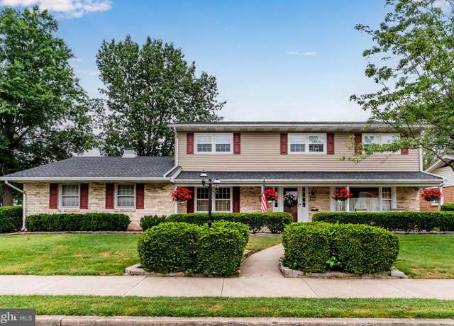 Property at 3 E Elmwood Ave, Mechanicsburg, PA 17055, 4 beds, 2.5 baths