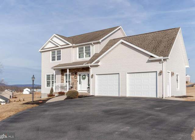 Property at 131 Pepper Ridge Dr, Spring Mills, PA 16875, 3 beds, 3.5 baths