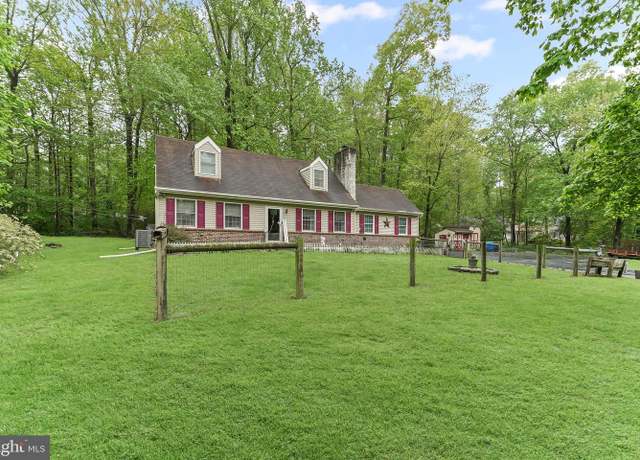 Property at 104 Northwood Dr, Coatesville, PA 19320, 4 beds, 2 baths