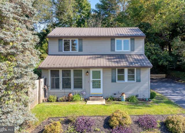 Property at 1055 Lampeter Rd, Lancaster, PA 17602, 4 beds, 2 baths