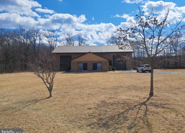 Property at 114 Farmhouse Dr, Greentown, PA 18426, 2 beds, 2 baths