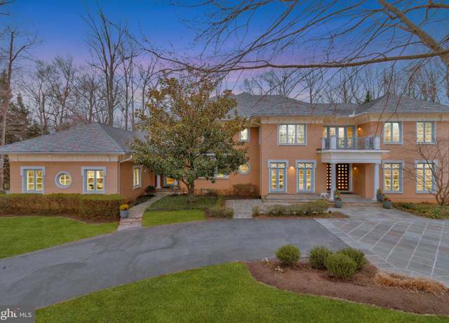 Property at 918 Centrillion Dr, Mclean, VA 22102, 6 beds, 6.5 baths