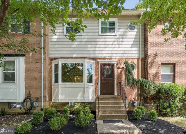 Property at 3077 Southern Elm Ct, Fairfax, VA 22031, 3 beds, 3.5 baths