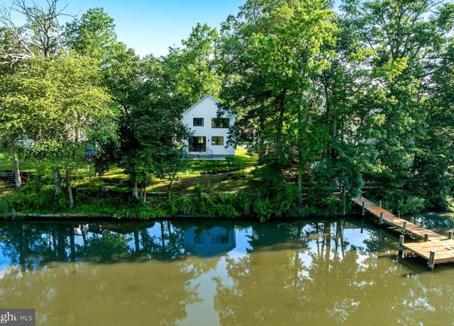 Property at 2054 Shore Dr, Edgewater, MD 21037, 3 beds, 2.5 baths