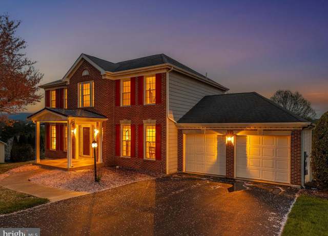Property at 10 Knoll Side Ln, Middletown, MD 21769, 3 beds, 3.5 baths