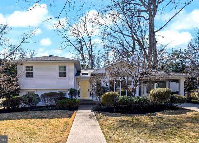 Property at 4400 Delmont Ln, Kensington, MD 20895, 4 beds, 3 baths