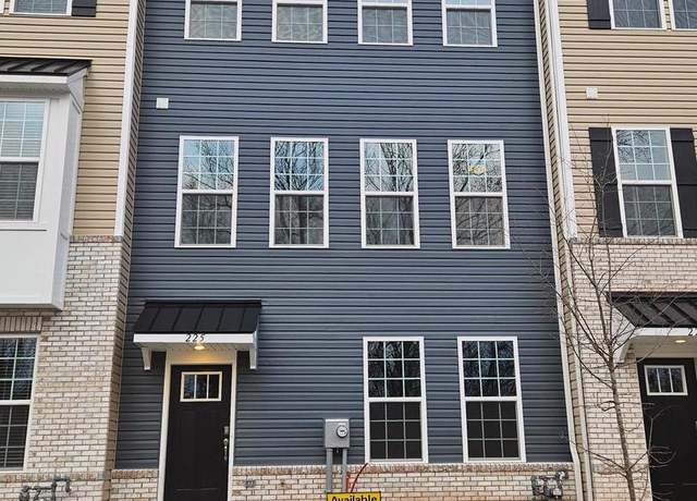 Property at 225 Smithworks Blvd, Phoenixville, PA 19460, 3 beds, 2.5 baths