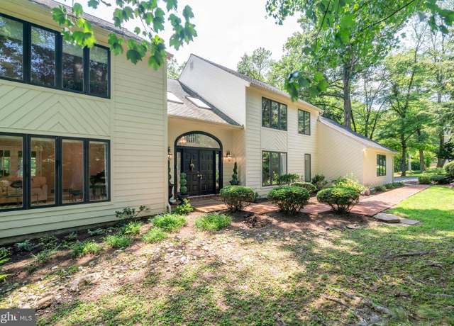 Property at 854 Penns Way, West Chester, PA 19382, 5 beds, 3.5 baths