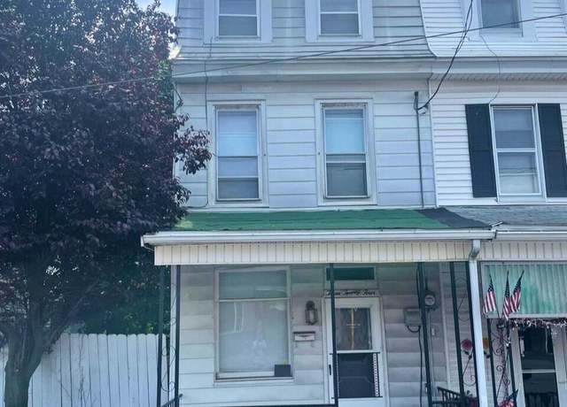 Property at 324 S Market St, Mount Carmel, PA 17851, 4 beds, 1 bath
