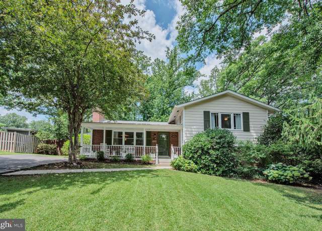 Property at 9726 Saint Andrews Dr, Fairfax, VA 22030, 5 beds, 3 baths