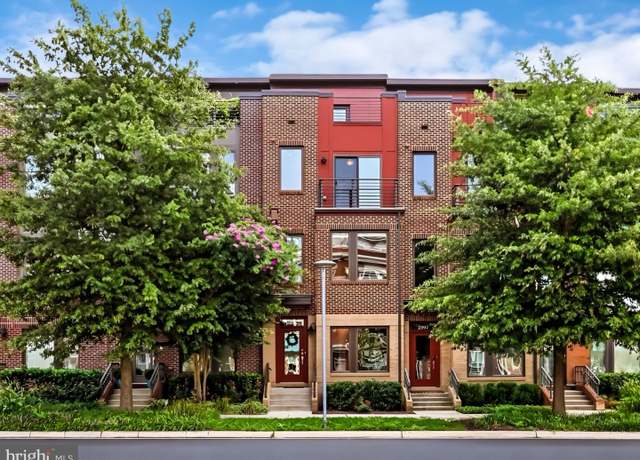 Property at 2995 Eskridge Rd, Fairfax, VA 22031, 3 beds, 3.5 baths