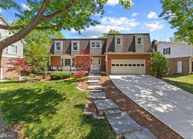 Property at 2305 Creek Dr, Alexandria, VA 22308, 5 beds, 3.5 baths