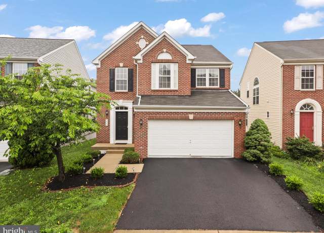 Property at 3903 Beeker Mill Pl, Chantilly, VA 20151, 4 beds, 3.5 baths