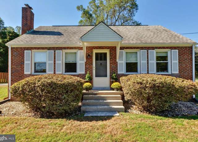 Property at 650 Walker Rd, Great Falls, VA 22066, 3 beds, 1 bath