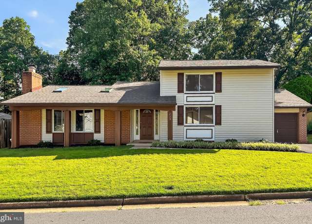 Property at 223 W Meadowland Ln, Sterling, VA 20164, 4 beds, 2 baths