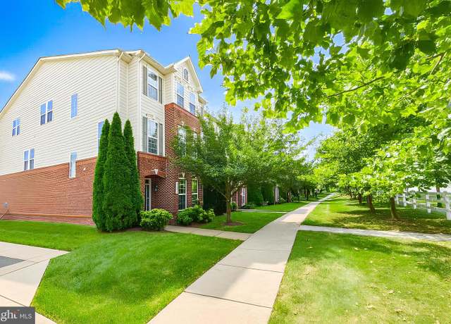 Property at 43698 Chicacoan Creek Sq, Leesburg, VA 20176, 5 beds, 3.5 baths