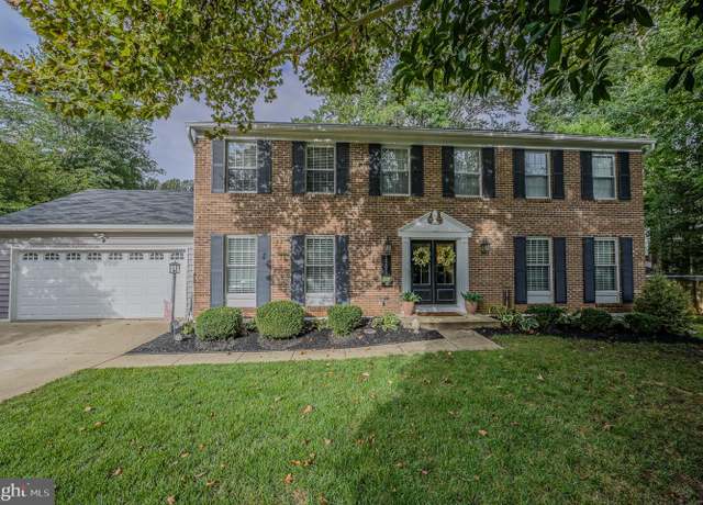 Property at 15020 Woodglen Ct, Dumfries, VA 22025, 6 beds, 3.5 baths